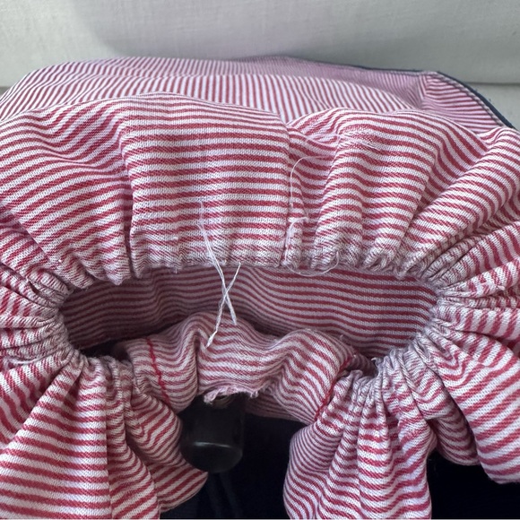 Herschel navy drawstring backpack with brown straps — clean, ready to use - Picture 6 of 11